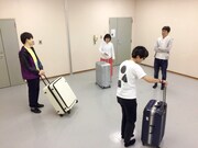 ままごと「ツアー」稽古場の様子。