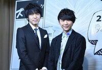 左から松田誠、須賀健太。