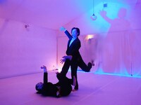 「暁ニ告グ」初演より。（photo:ONODA KEIKO）