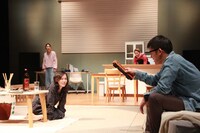 モダンスイマーズ「嗚呼いま、だから愛。」より。（撮影：金子裕美）