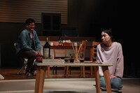 モダンスイマーズ「嗚呼いま、だから愛。」より。（撮影：金子裕美）