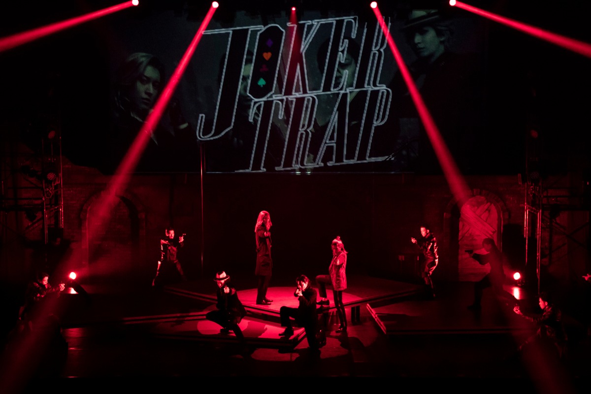 舞台「劇団シャイニング from うたの☆プリンスさまっ♪『JOKER TRAP』」公開ゲネプロより。