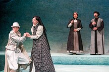 演劇集団 円「十二夜」より。