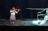舞台「雲のむこう、約束の場所」より。伊藤萌々香(フェアリーズ)演じる沢渡佐由理。