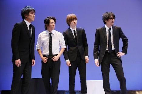 劇団プレステージ 第2回企画公演「僕を狂わす三億円」より。（撮影：洲脇理恵）