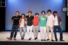 左から岩崎う大、岩田玲、太田将熙、城築創、石原壮馬、長尾卓也、株元英彰。（撮影：洲脇理恵）