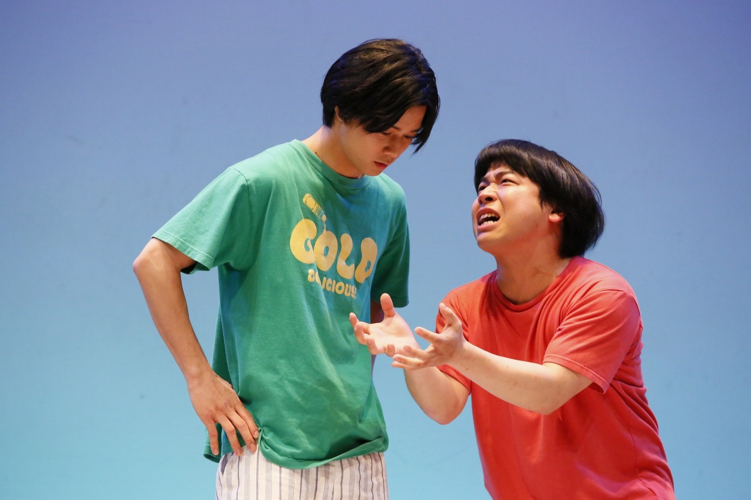 劇団プレステージ 第2回企画公演「僕を狂わす三億円」より。（撮影：洲脇理恵）