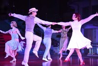 「Opening Show」より。