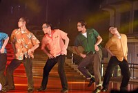 「Opening Show」より。