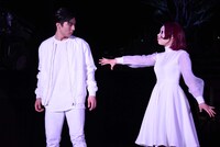 「Opening Show」より。