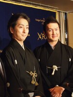 「『ジャポニスム2018:響き合う魂』公式企画『松竹大歌舞伎』」記者会見より。左から中村七之助、中村獅童。