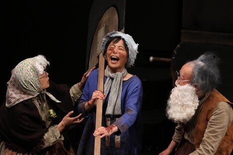 鳥の劇場「イワンのばか」より。