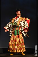 「超歌舞伎『積思花顔競（つもるおもいはなのかおみせ）』」より。