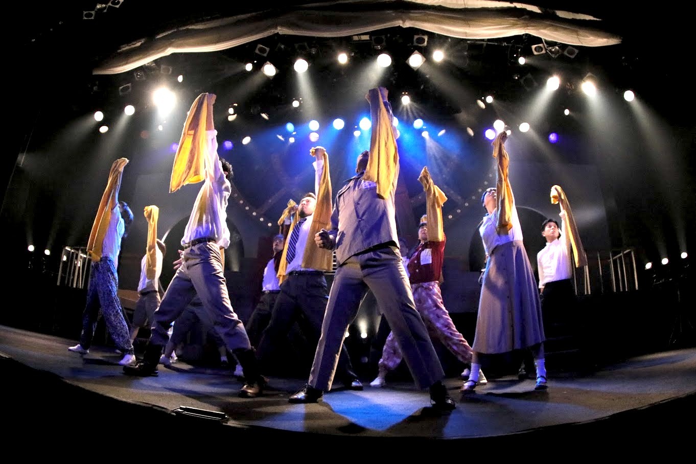 劇団赤鬼の過去公演より。