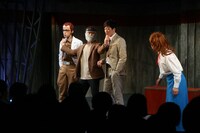 ブラボーカンパニープロデュース 天晴お気楽事務所 第41回公演「天晴パラダイス青信号～ベルリンより愛をこめて」より。