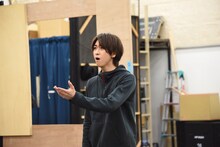 サム・クレッグ役の相葉裕樹。