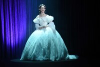 宝塚歌劇月組「ミュージカル『エリザベート―愛と死の輪舞（ロンド）―』」制作発表会より、愛希れいか演じるエリザベート。