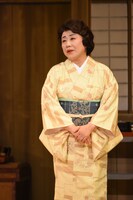 2016年上演の「笑う門には福来たる ～女興行師 吉本せい～」より。藤山直美演じる吉本せい。