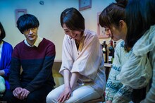 今年2018年4月に上演された、かわいいコンビニ店員飯田さん「僕をみつけて」より。（photo by bozzo）