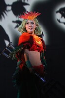 舞台「十二大戦」より、梅村結衣演じる庭取。