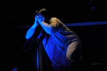 鳥山フキ作・演出「ぼんやりした話／セプテンバー」より。