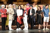 舞台「クレスト☆シザーズ」初日挨拶より。後列左から出口亜梨沙、佐藤信長、櫻井圭登、松本ひなた、川村玲央、大原優乃。前列左から井深克彦、金井成大、小南光司、赤澤遼太郎、松田岳、蒼乃夕妃、吉岡佑。