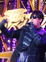 「新感線☆RS『メタルマクベス』」の製作発表記者会見、スペシャルLIVEより、橋本さとし。