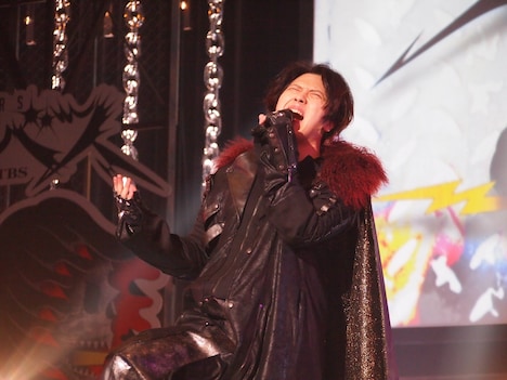 「新感線☆RS『メタルマクベス』」の製作発表記者会見、スペシャルLIVEより、尾上松也。