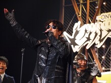 「新感線☆RS『メタルマクベス』」の製作発表記者会見、スペシャルLIVEより、橋本さとし。