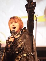 「新感線☆RS『メタルマクベス』」の製作発表記者会見、スペシャルLIVEより、浦井健治。