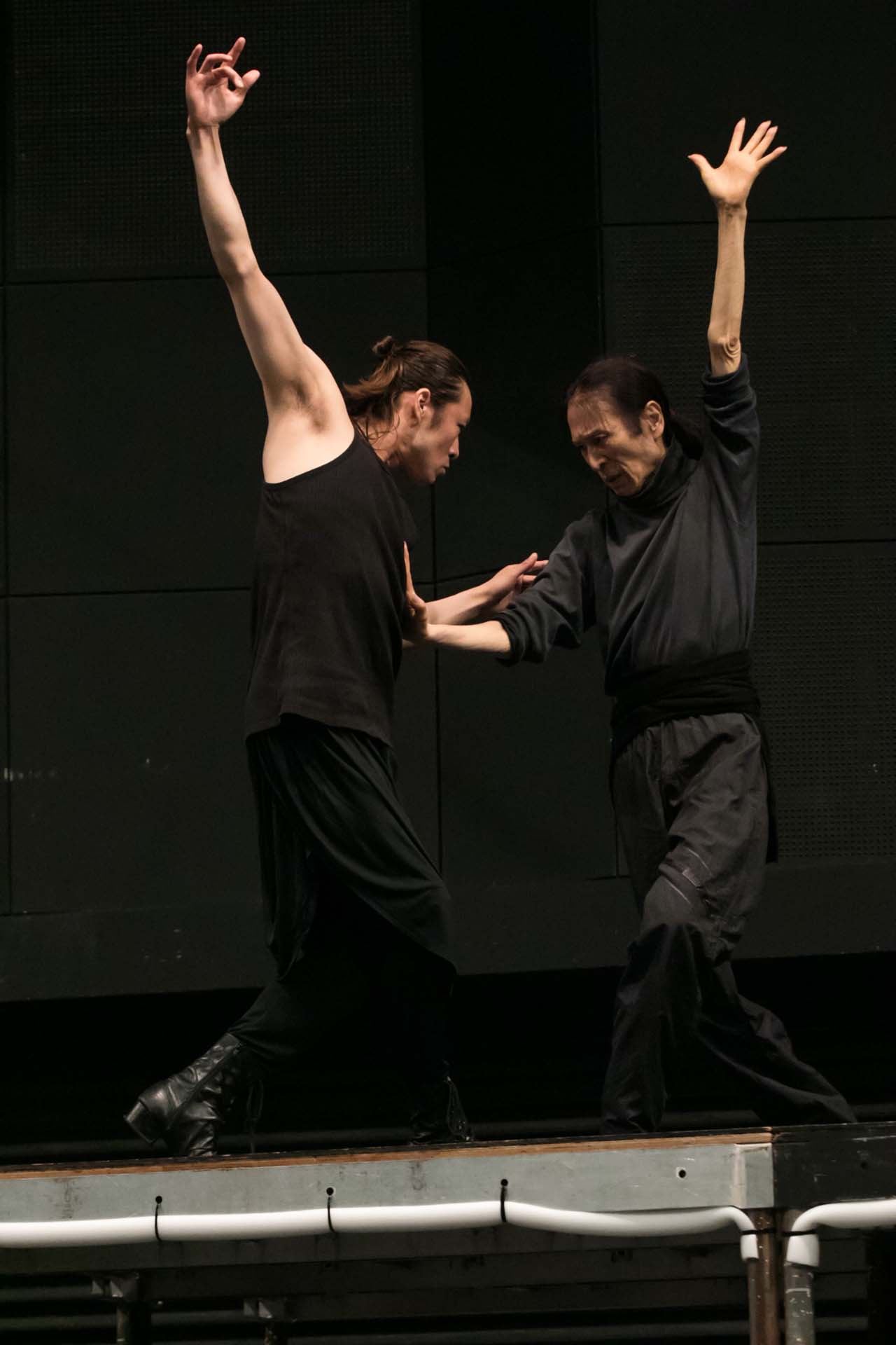 DIAMOND☆DOGS 15th Anniversary Series「Dramatic super dance theater『FLAMENCO マクベス』～眠りを殺した男～」稽古の様子。