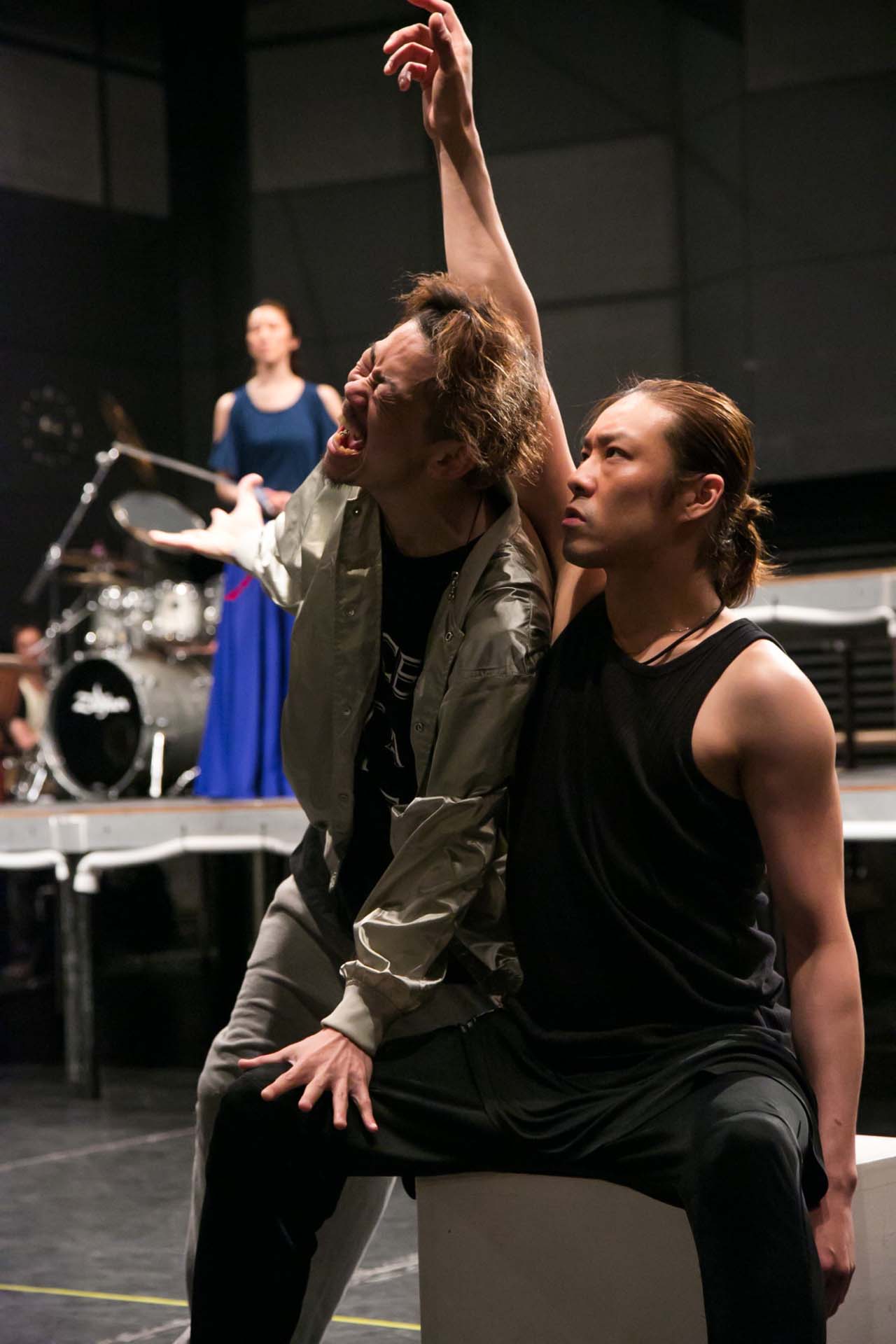 DIAMOND☆DOGS 15th Anniversary Series「Dramatic super dance theater『FLAMENCO マクベス』～眠りを殺した男～」稽古の様子。