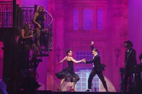 「バーン・ザ・フロア Joy of Dancing」より。（撮影：阿久津知宏）