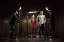 劇団子供鉅人 本公演ニューカウント vol.8「ハミンンンンンング」より。（撮影：堀川高志 kutowans studio）