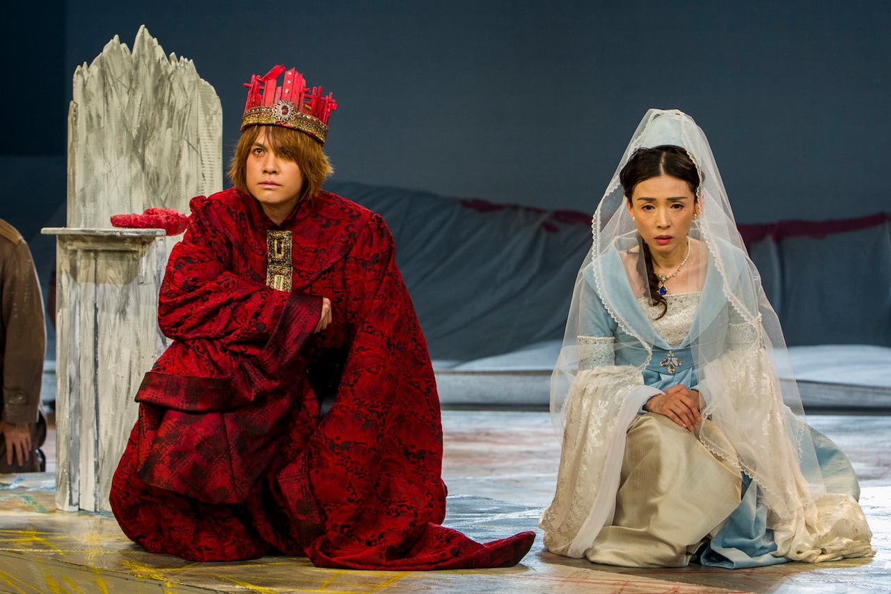 浦井健治演じるハル王子の成長譚、王位継承後を描く「ヘンリー五世」開幕