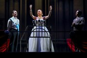 ミュージカル「エビータ」より。The 2017 Evita International Tour Company Photographs by Pat Bromilow-Downing & Christiaan Kotze (C)DIP 2017