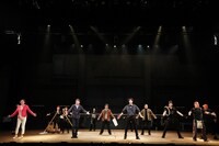 ミュージカル「HEADS UP!」再演より。