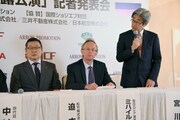 左から松竹の迫本淳一代表取締役社長、駐日ロシア大使のミハイル・ユリエビッチ・ガルージン氏、外務省国際文化交流審議官の宮川学氏。