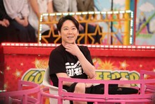 フジテレビ系「VS嵐」より、阿部サダヲ。(c)KTV