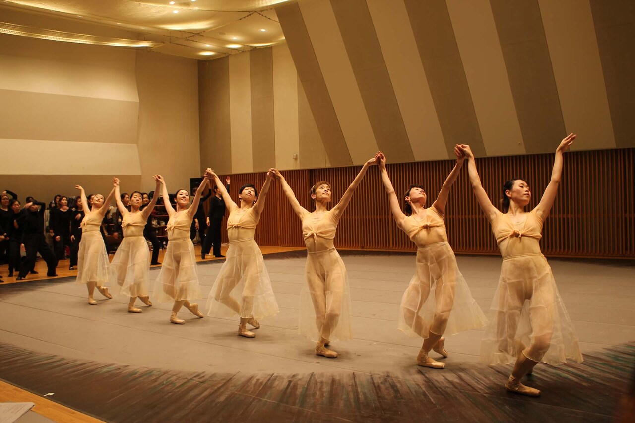 酒井はな出演、O.F.C.の“合唱舞踊劇”「カルミナ・ブラーナ」公開リハーサル