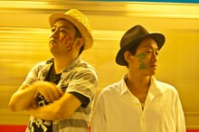 フジオモラル。左からモラル、藤尾勘太郎。