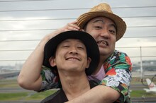 フジオモラル。写真奥からモラル、藤尾勘太郎。