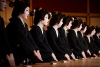 「第94回 東をどり」舞台ざらいの様子。（撮影：公文健太郎）