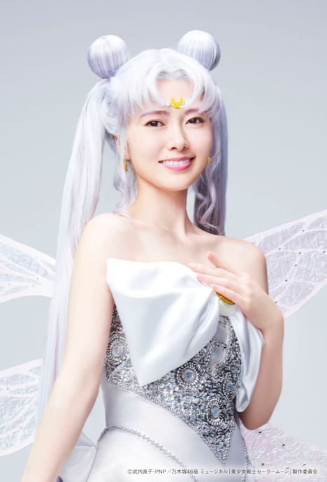 白石麻衣扮するクイーン・セレニティ。