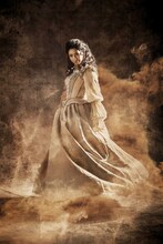 瀬奈じゅん演じるビー。