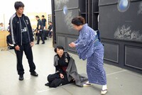 左から秋山真太郎、春本由香、伊藤みどり。