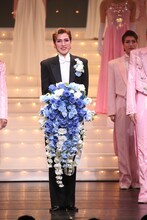 OSK日本歌劇団「レビュー春のおどり」千秋楽公演より。