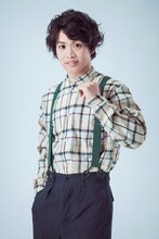 輝山立の扮装写真。