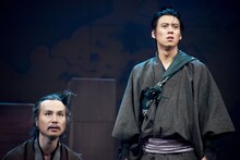 「少年社中20周年記念第二弾・第34回公演『MAPS』」より。