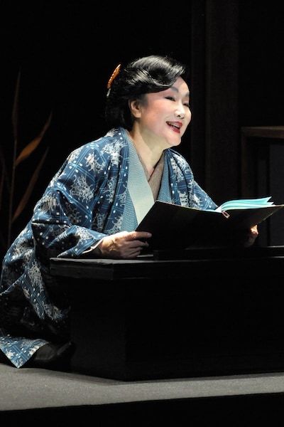 岩波ホール発 白石加代子「百物語」シリーズ アンコール上演「第80話 三遊亭圓朝『牡丹灯籠』」より。